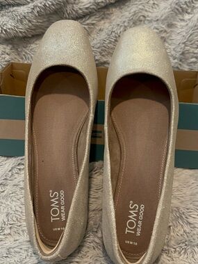 TOMS Glitter Ballet Flats in Champagne Gold